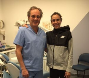 La Atleta “mama” Nuria Fernández visita nuestra clínica